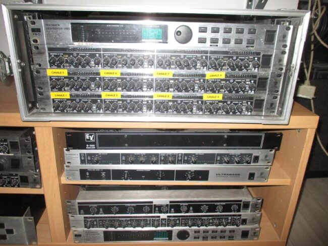 effetti audio behringer di vario genere