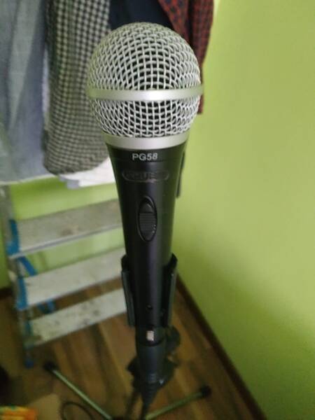 microfono dinamico e asta