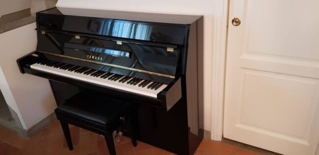 pianoforte yamaha usato in perfette condizioni come nuovo