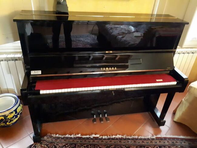 pianoforte verticale yamaha u1 con scabello regolabile
