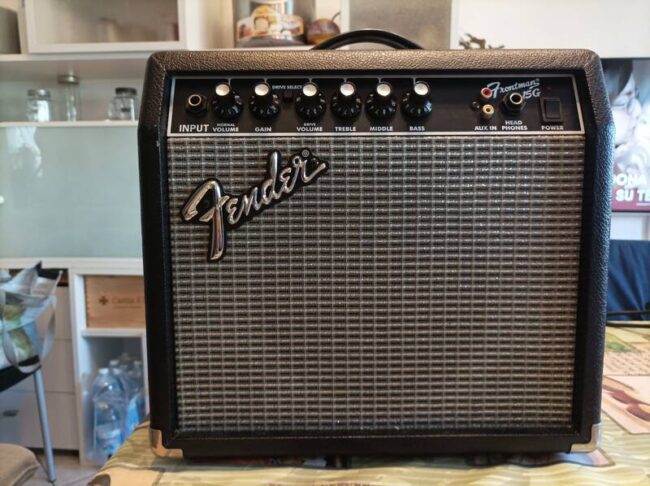 amplificatore fender frontman 15r in ottime condizioni con scatola