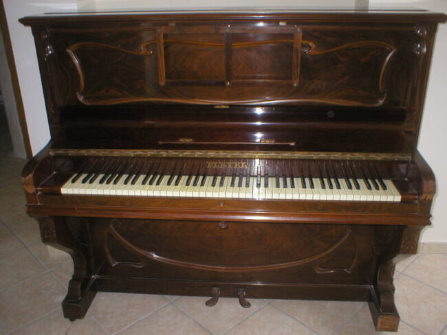 pianoforte verticale pleyel