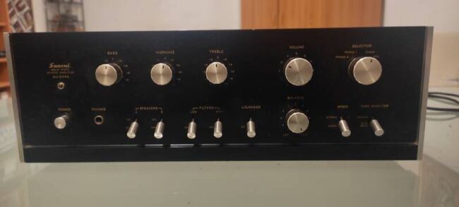 vendo amplificatore sansui