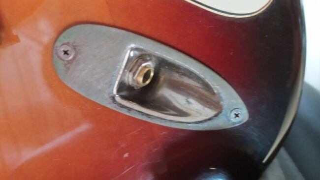 vendo fender stratocaster del 1989 con custodia rigida