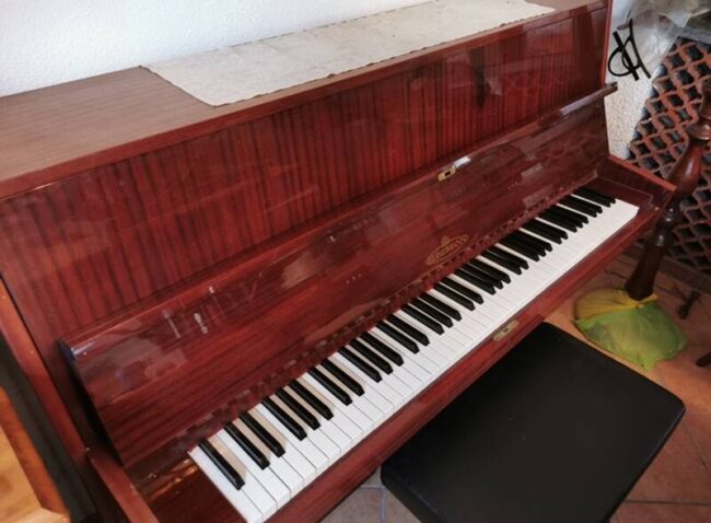 pianoforte acustico verticale klingmann