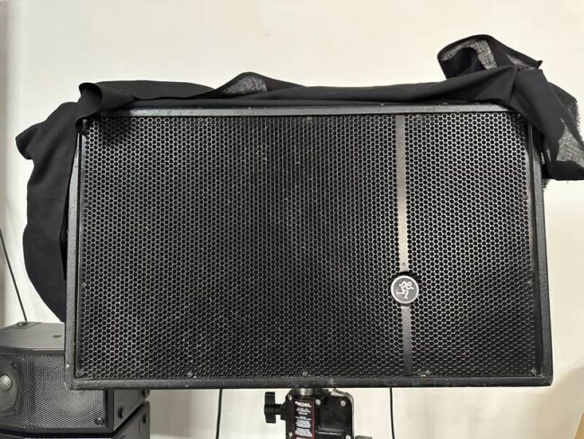 mackie array hda - hd1810