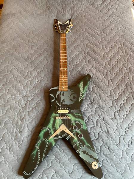 vendesi dean flying v con ampli