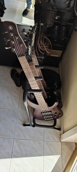 vendo per causa esubero strumentazione splendido basso nuovo