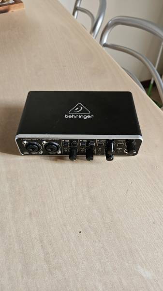 interfaccia audio usb behringer u-phoria umc204hd