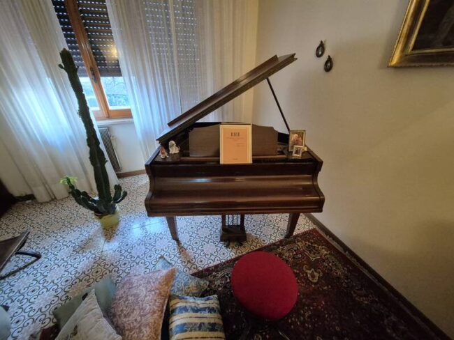 pianoforte quarto di coda monington & weston (londra)