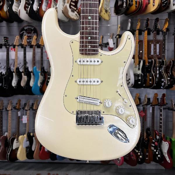 fender - american deluxe stratocaster stratocaster deluxe olympic white olimpic white + artisan pickups - spedizione gratis