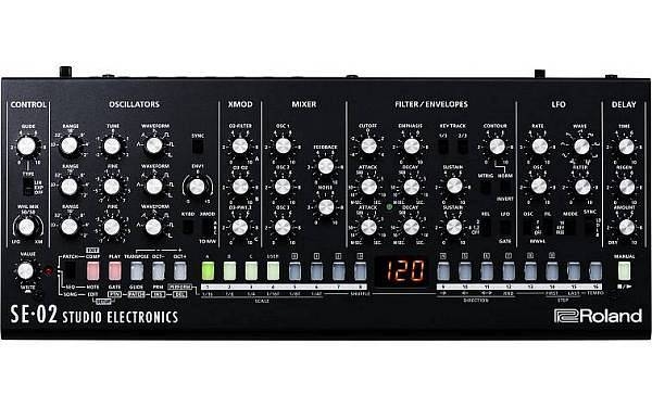 roland se 02 synth polifonico