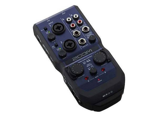 zoom u-44 interfaccia audio portatile usb 4in - 4out - convertitore ad da ottico coassiale