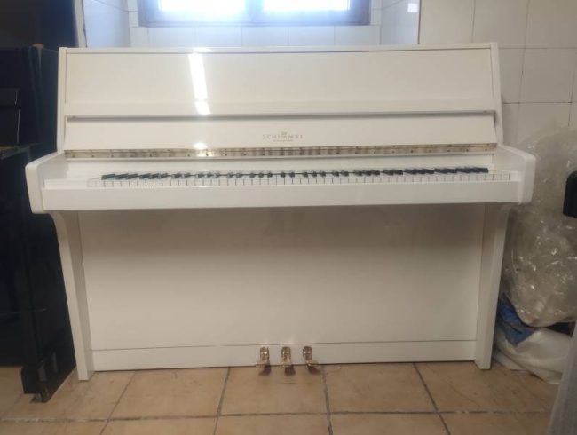 pianoforte schimmel 112 bianco tedesco con trasporto e panca inclusi