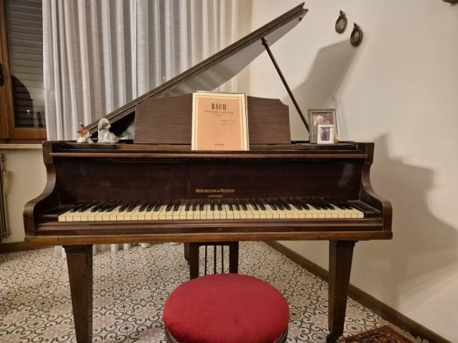 pianoforte a coda monington & weston