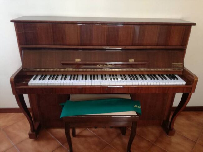 pianoforte verticale balthur