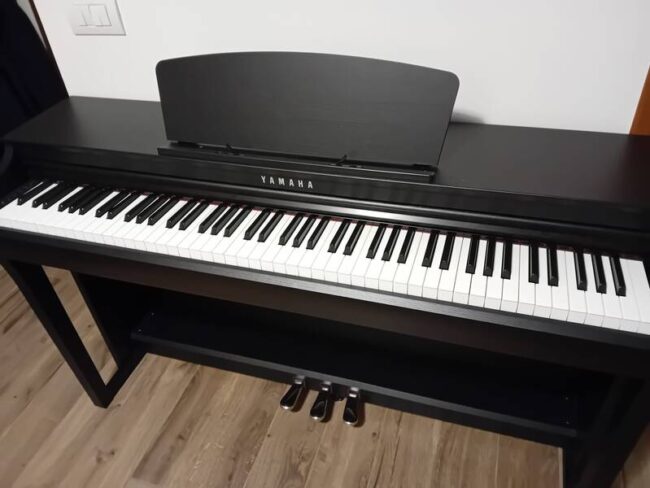 yamaha clavinova 725