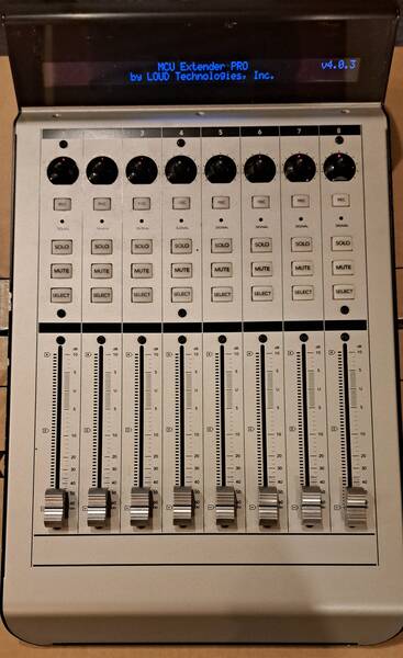 mixer mackie mcu pro control + 3 extender con scatole originali