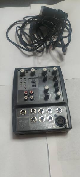 mixer behringer xexix 502