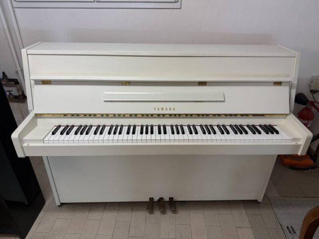 pianoforte yamaha c108 anno 1990