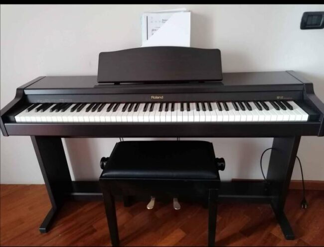 pianoforte digitale roland hp137