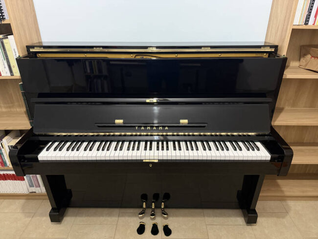 pianoforte acustico yamaha u1
