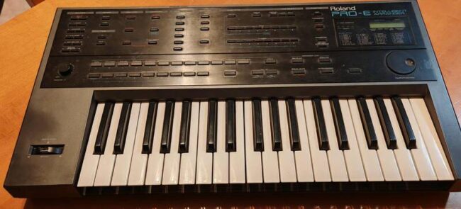 tastiera synth anni 80 roland pro e intelligent arranger (1989) midi