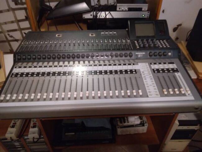 mixer mackie tt24 e scheda lightbridge