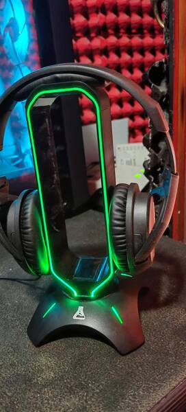 supporto per cuffie con illuminazione rgb e hub usb 2 0