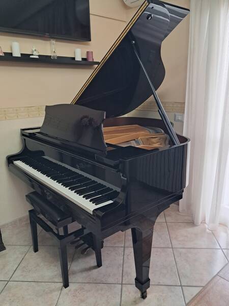 pianoforte 1/4 di coda kawai