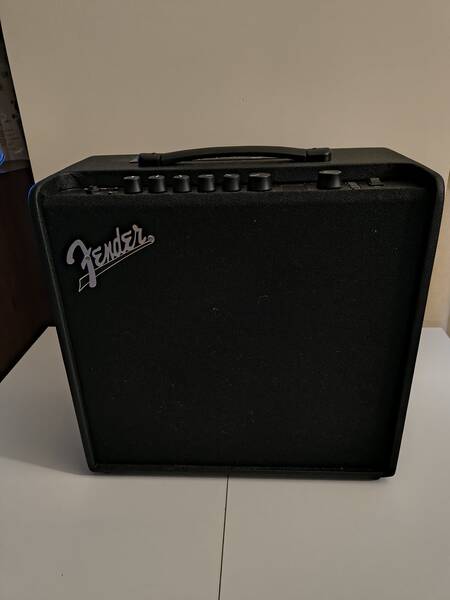 amplificatore chitarra fender lt 50