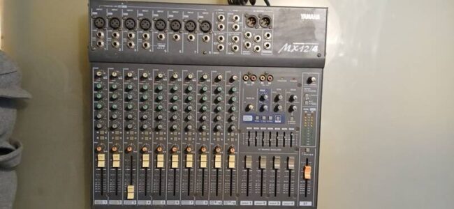 mixer yamaha mx 12/4