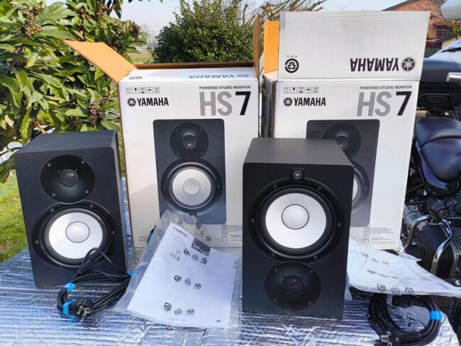 coppia monitor da studio yamaha hs7