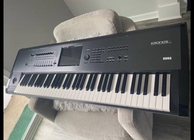 korg kronos x 73 music workstation
