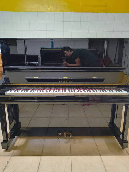 pianoforte yamaha yu3 seminuovo modello yu30 con trasporto e panca