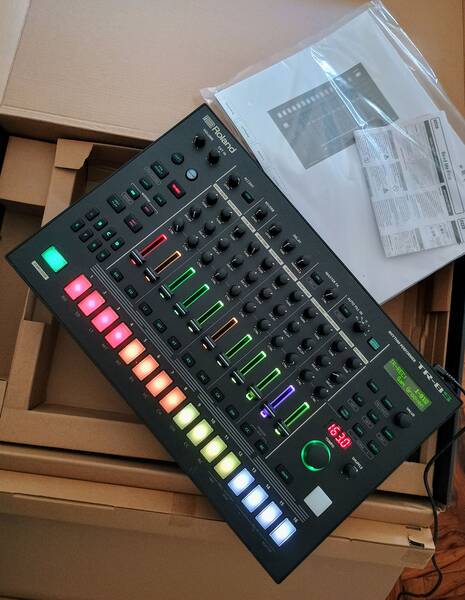 roland tr 8s