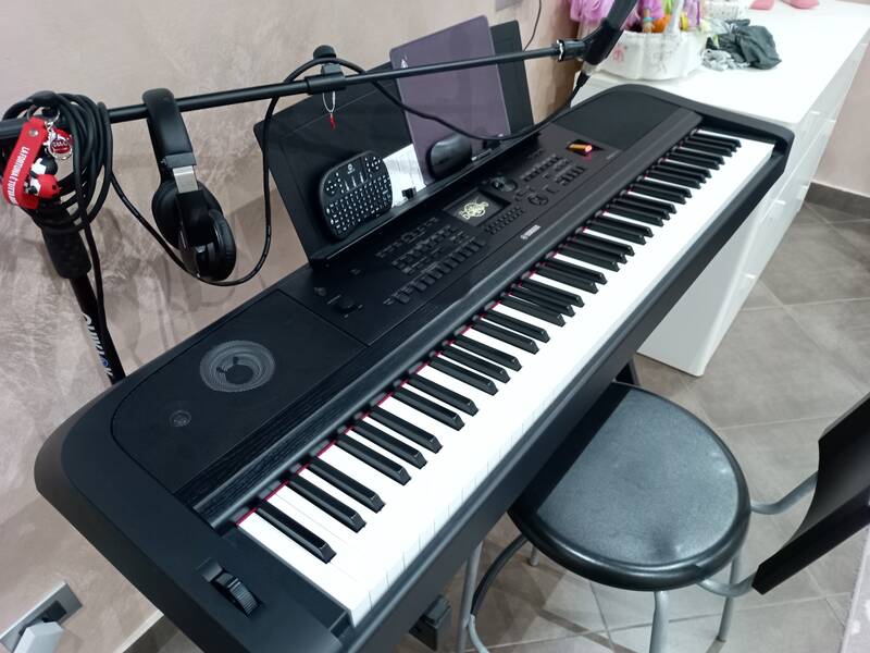 dgx 670 yamaha black in garanzia