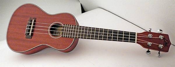 eko ukulele soprano serie maestro mogano con custodia