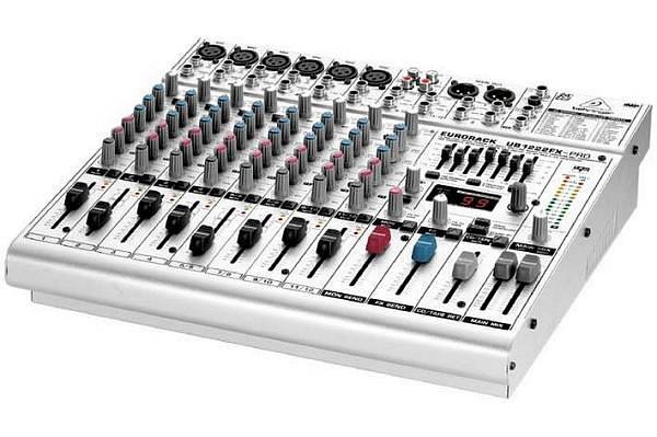 behringer ub1222fx pro eu mixer compatto con effetti