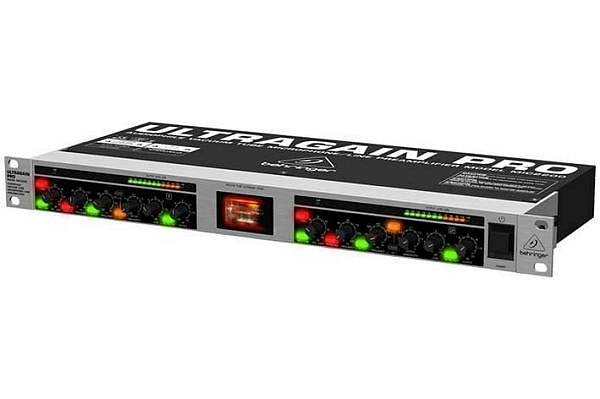 behringer ultragain mic2200 preamplificatore valvolare 2 canali