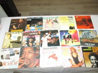 vinili 45 giri di vario genere con copertine originali