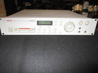 campionatore akay s2000 midi stereo con lettore cd