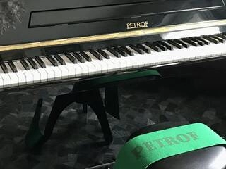 pianoforte petrof nero lucido