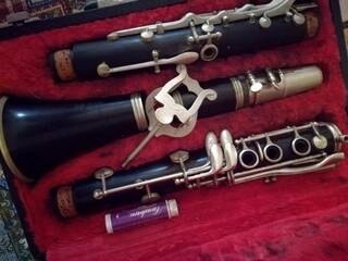vendo clarinetto di circa 40/45 anni fa da sistemare