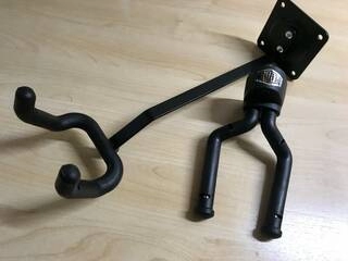 supporti chitarra e basso da muro