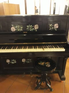 vendesi pianoforte acustico verticale