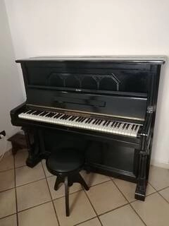 pianoforte verticale tedesco anni 50