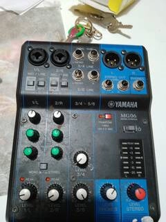 vendo mixer yamaha mg 06 sei canali stereo con al phantom+48