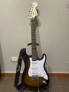 fender squier stratocaster