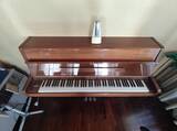 pianoforte a muro in perfette condizioni